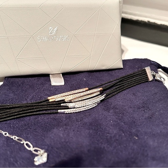 ✨ Edgy Swarovski Black Leather, Crystal Bracelet with Rose Gold Plated Settings - Picture 8 of 16